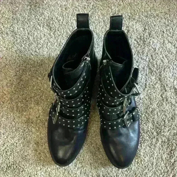 Vince Camuto Corvina Moto Biker Black Leather Bootie Studded Straps Size 7.5 - Picture 5 of 8